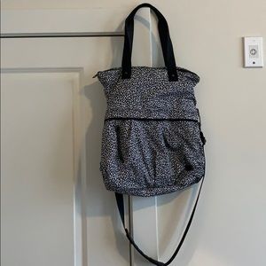 Lululemon workout/travel bag